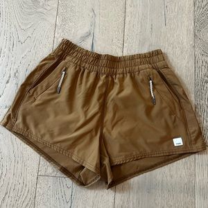Vuori Dash Shorts size small